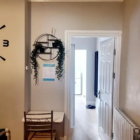 Stylish Apartment, Self Check-In, Ideal 4 Contractors, 25Mins To Gatwick Airport Thornton Heath Exterior photo