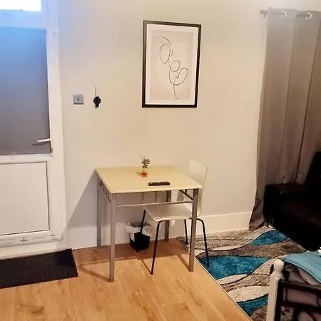 Stylish Apartment, Self Check-In, Ideal 4 Contractors, 25Mins To Gatwick Airport Thornton Heath Exterior photo