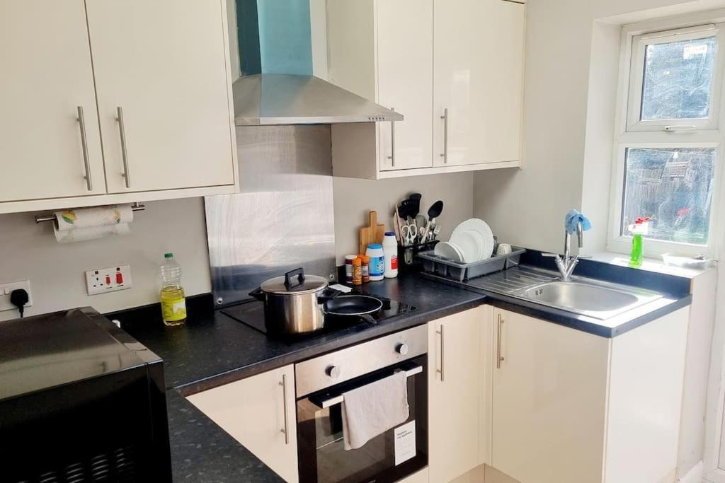 Apartment Stylish Apartment, Self Check-in, Ideal 4 Contractors, 25mins To Gatwick Airport Thornton Heath